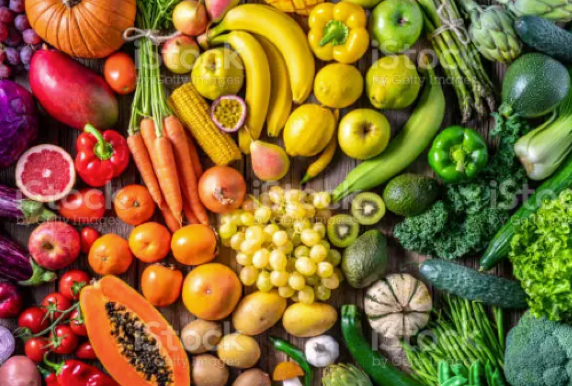 Une variété de fruits et de légumes